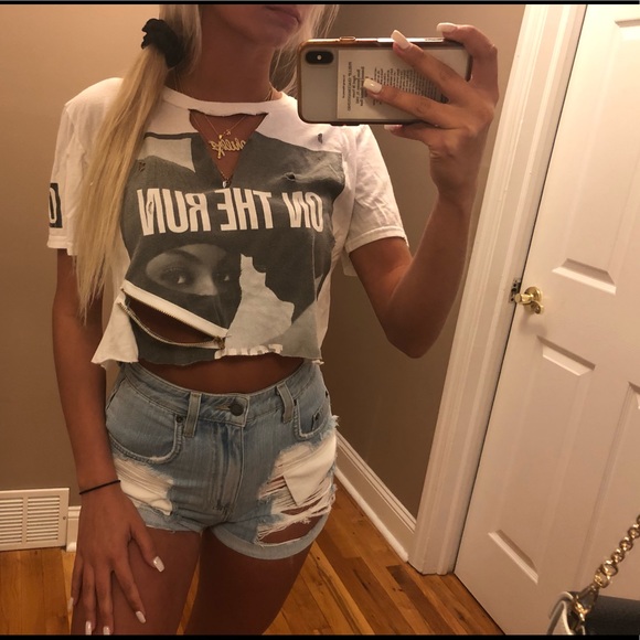 Tops - SOLD Beyoncé Tee